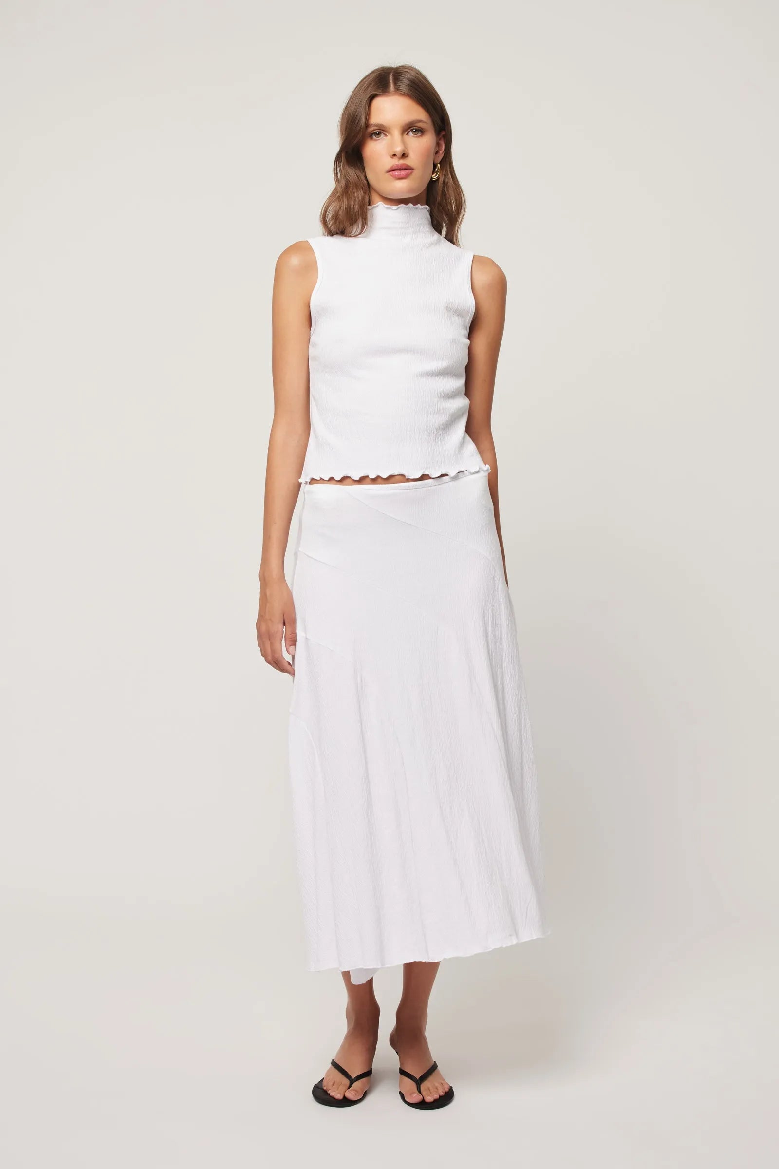Daphne Crinkle White Skirt – CHICTIQUE Daphne Crinkle White Skirt – CHICTIQUE