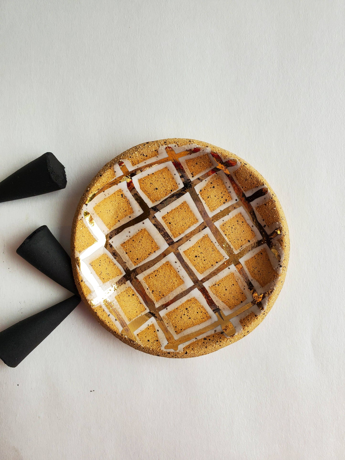 Tiny Plaid Dish