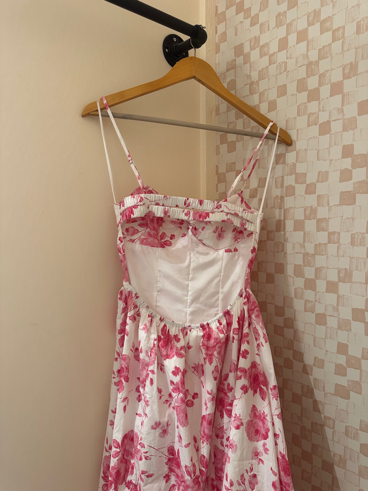 Destene Floral Dress | sizes medium left